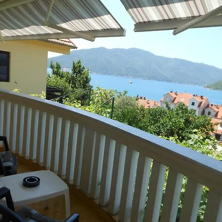 Lorena Rooms Risan Exterior photo