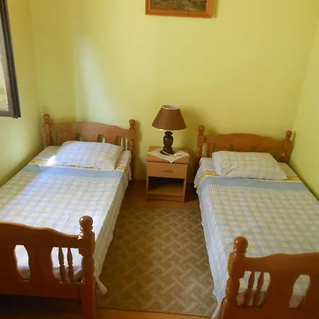 Lorena Rooms Risan Room photo
