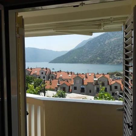 Lorena Rooms Risan Exterior photo