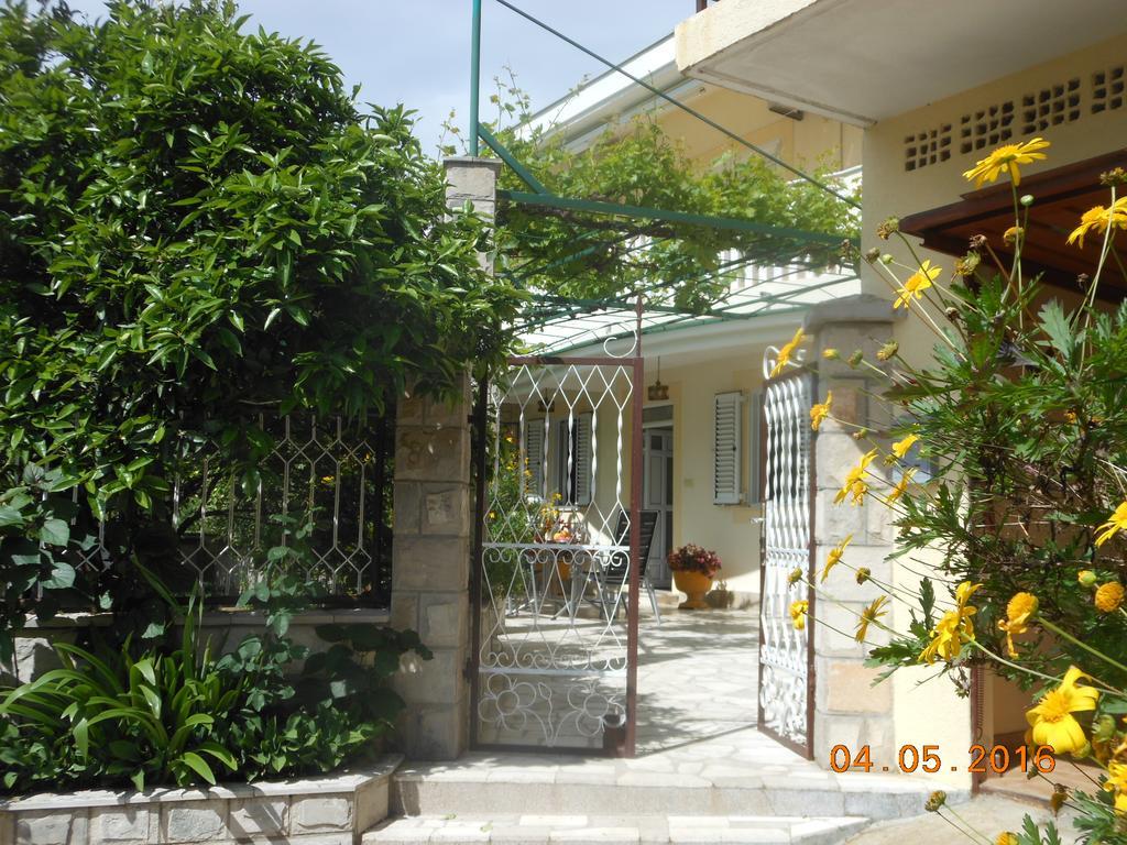 Gasthof Lorena Risan